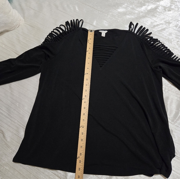 Elegant Black Women's Top With Slits On Arms . Size XL NWOT Never Worn! - Picture 4 of 6